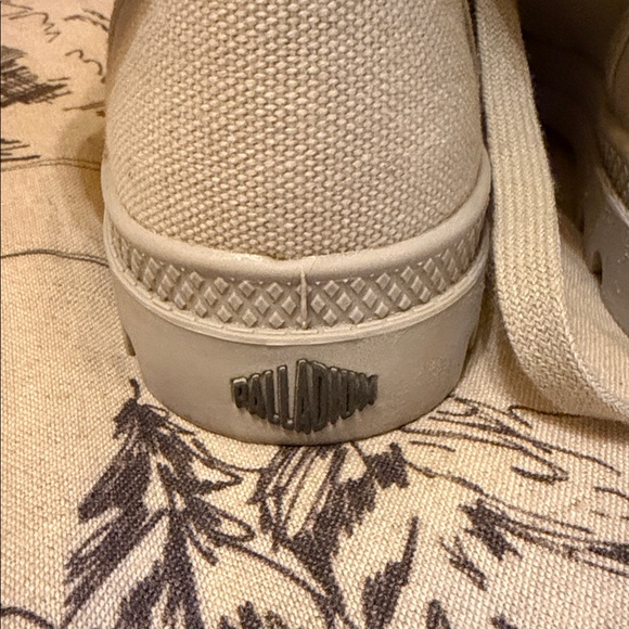 Palladium baggy boots—7.5 - Picture 7 of 7